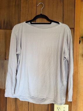 lululemon athletica Long Sleeve Tee in Light Gray